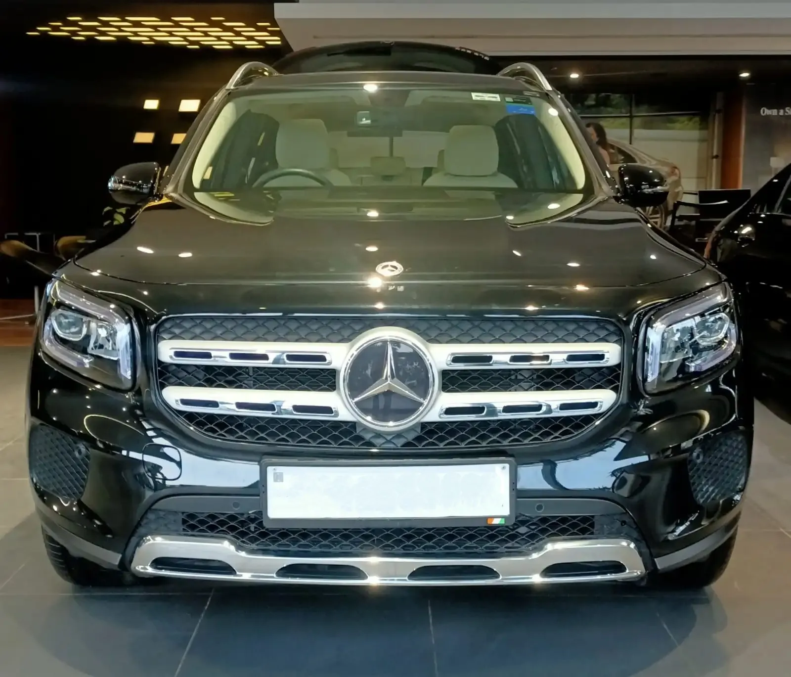 Ride luxury cars with Brindavan travels, the best car agency in kolkata